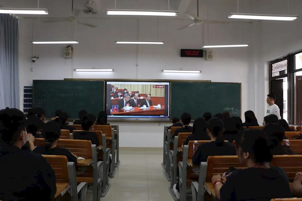 e843cfcea4d4484e9f88447a03a69715.jpg