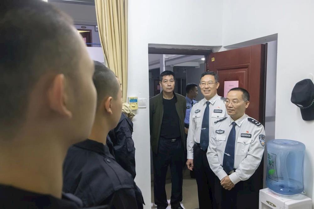 我校领导走访慰问20级新生_学院风采_广西警察学院