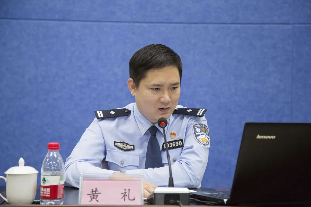 治安学院举行优秀校友报告会_学院动态_广西警察学院