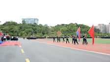 广西警察学院开展新生军训汇报表演活动