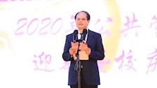  在公共管理学院迎新暨校庆晚会上的致辞　　