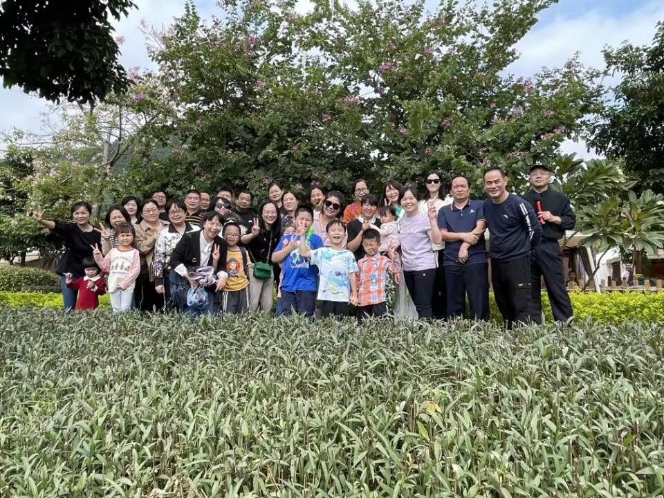 公共基础教研部分工会组织教职工开展秋游活动