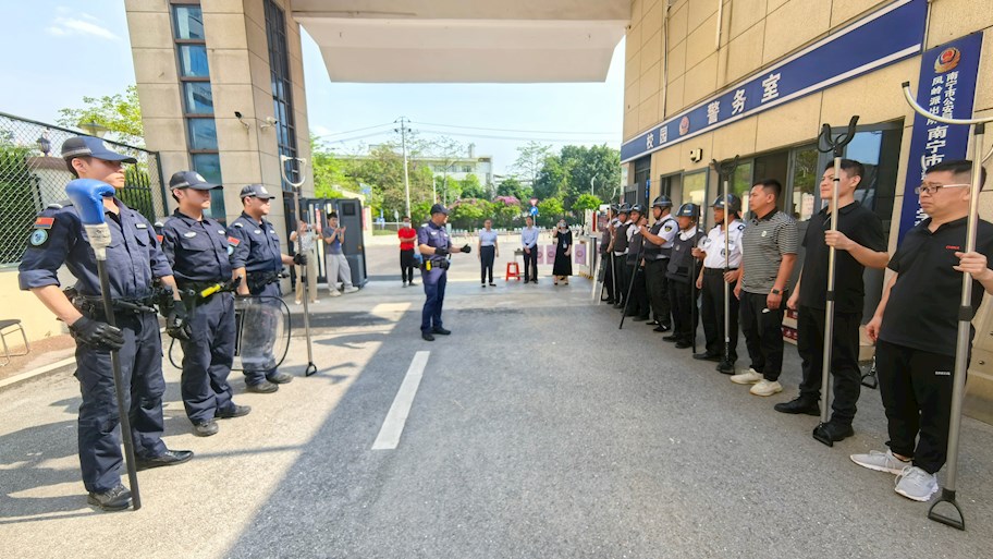践行为民服务宗旨 筑牢校园安全防线——警务实战教研部教师赴南宁市新民中学开展安全防范培训与演练