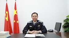 陈恃中