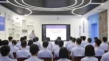 【迎评促建】｜黄礼为治安学院学生作“不忘初心，勇挑重担，争做时代新人”公安英模精神主题讲座