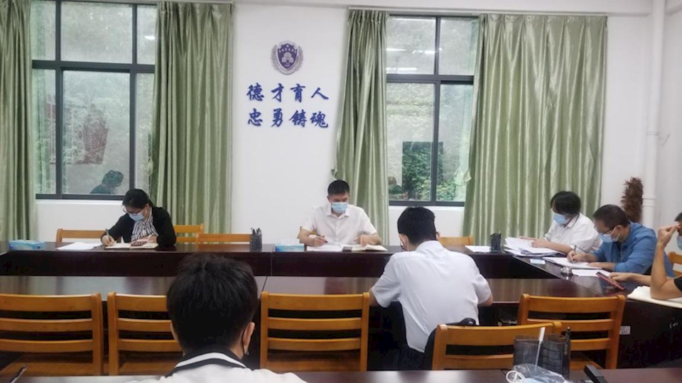 图书馆开展学习贯彻党的二十大精神党日活动
