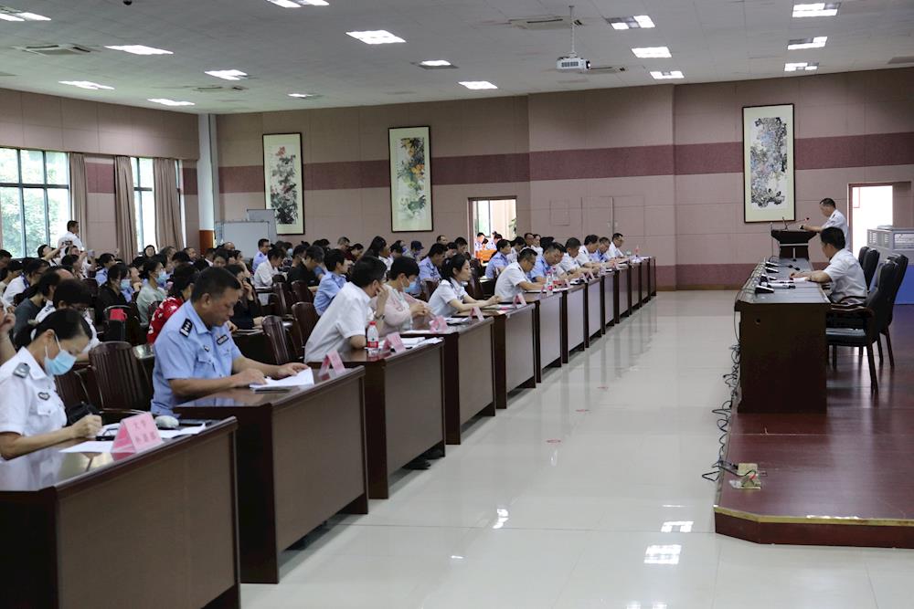 我校召开2021年科研课题申报与成果评奖经验交流会