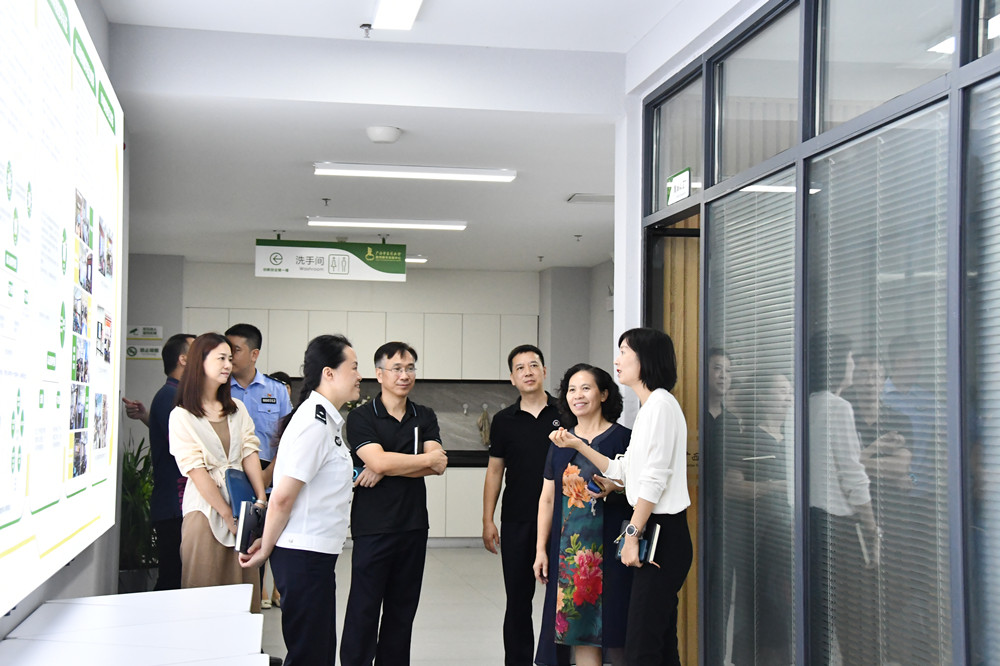 60b5a255b73049b981bffe2cd20a7163.jpg