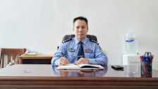 覃汉吨　 法学院党总支副书记