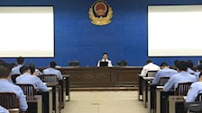 我校教师首次探索线上线下同步教学、 校内教师校外专家共同授课的教学模式改革